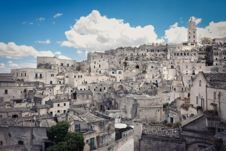 Vista del casco antiguo de Matera con sus edificios de piedra